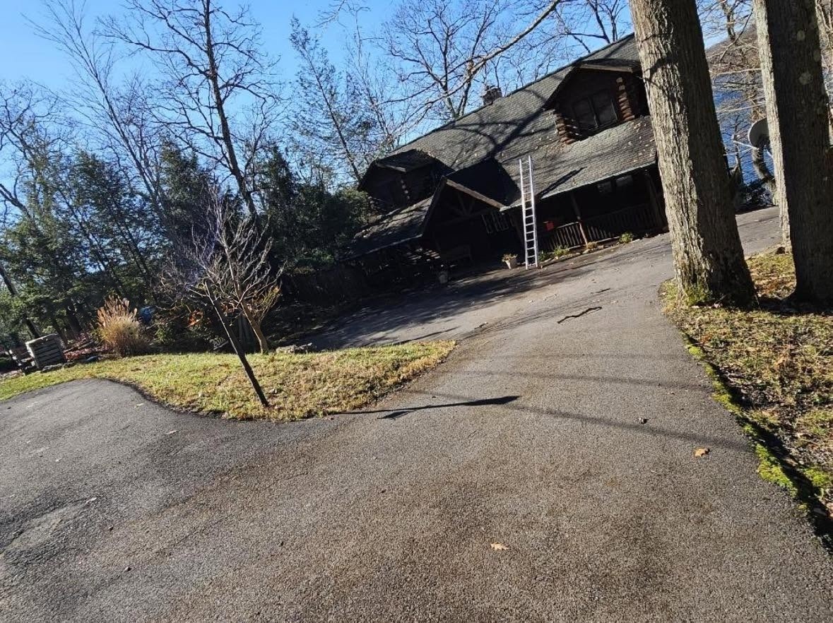 After leaf removal showing clean driveway at Deep Creek Lake property